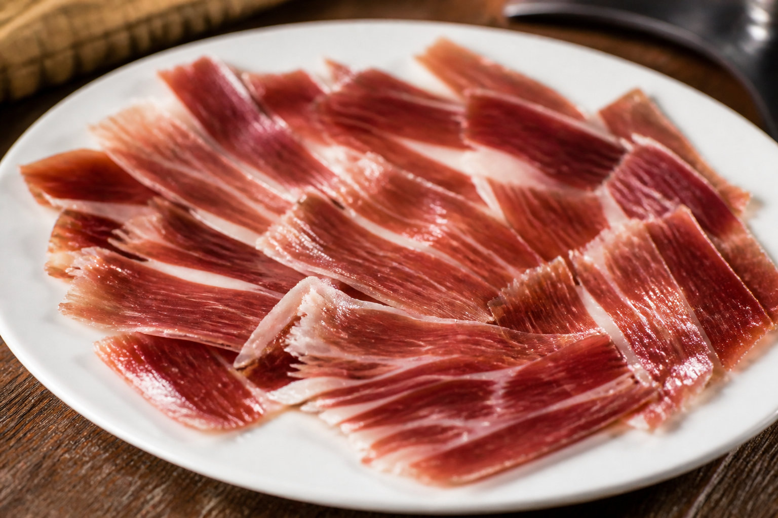 Guide d'achat : quel type de jambon espagnol choisir pour votre table ?