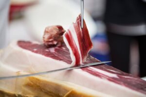 jambon ibérique coupé au couteau